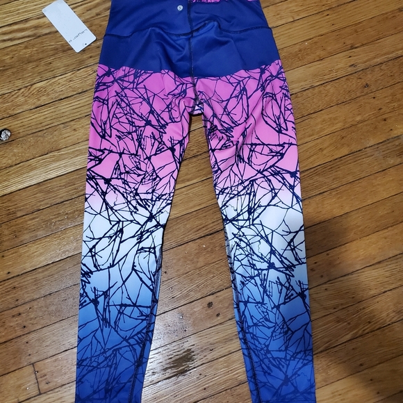 BRAND NEW Layer 8 quick dry leggings, small - Picture 2 of 3